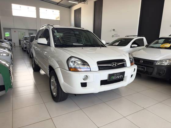 HYUNDAI TUCSON 2.0 MPFI GLS 16V 143CV 2WD FLEX 4P AUTOMÁTICO HYUNDAI TUCSON 2.0 MPFI GLS 16V 143CV 2WD FLEX 4P AUTOMÁTICO